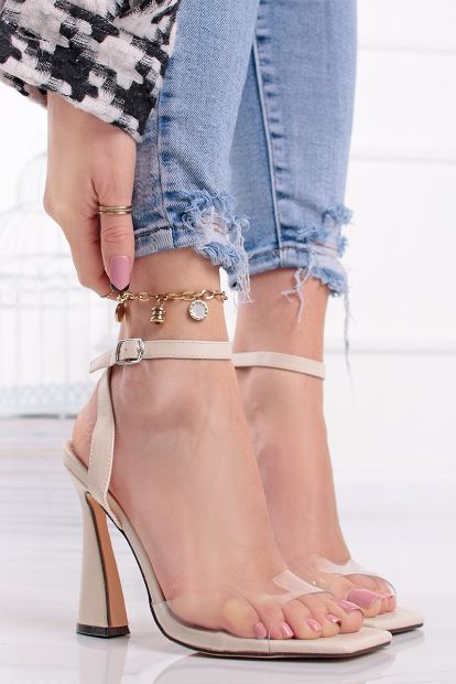 Béžovo-transparentné sandále na tenkom podpätku Bianca
