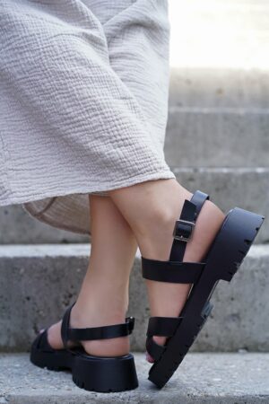 Čierne platformové sandále Jovanna